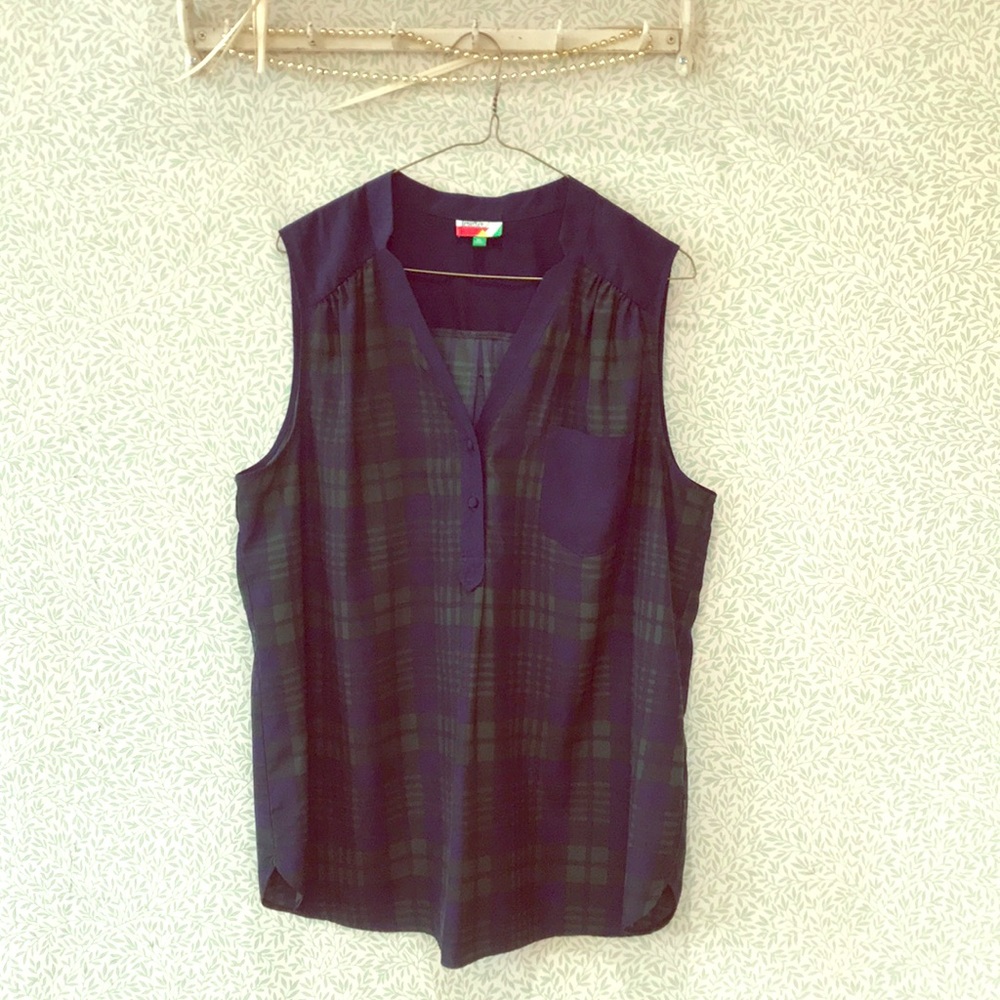 Plaid sleeveless blouse